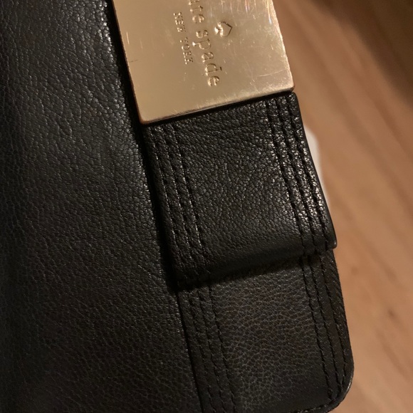 Kate Spade Black Leather Zip Wallet. - Picture 4 of 13